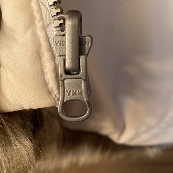 Reversible Faux Fur & Off White Jacket by Weatherproof Garment Company XL - Picture 8 of 11